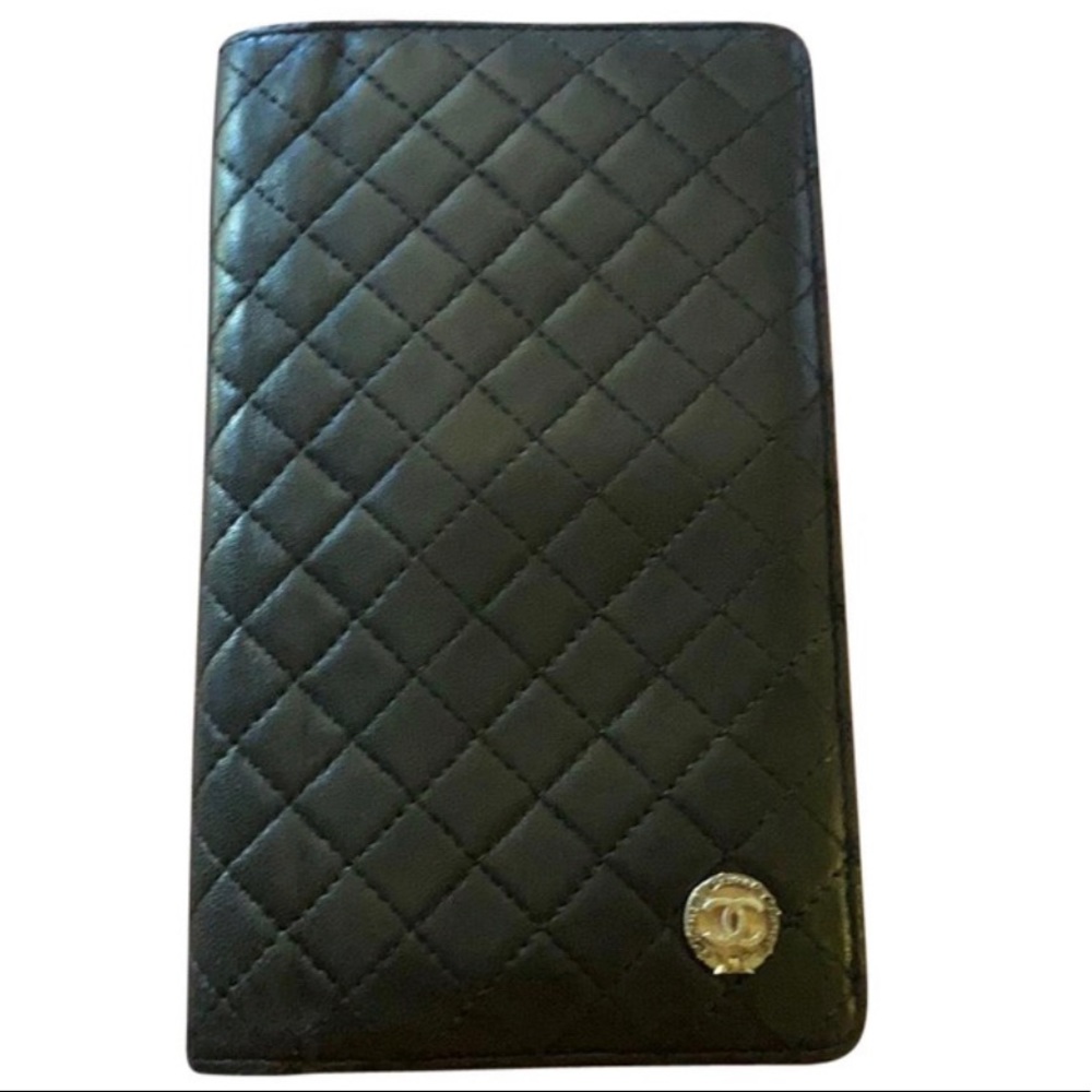 Chanel billfold/wallet